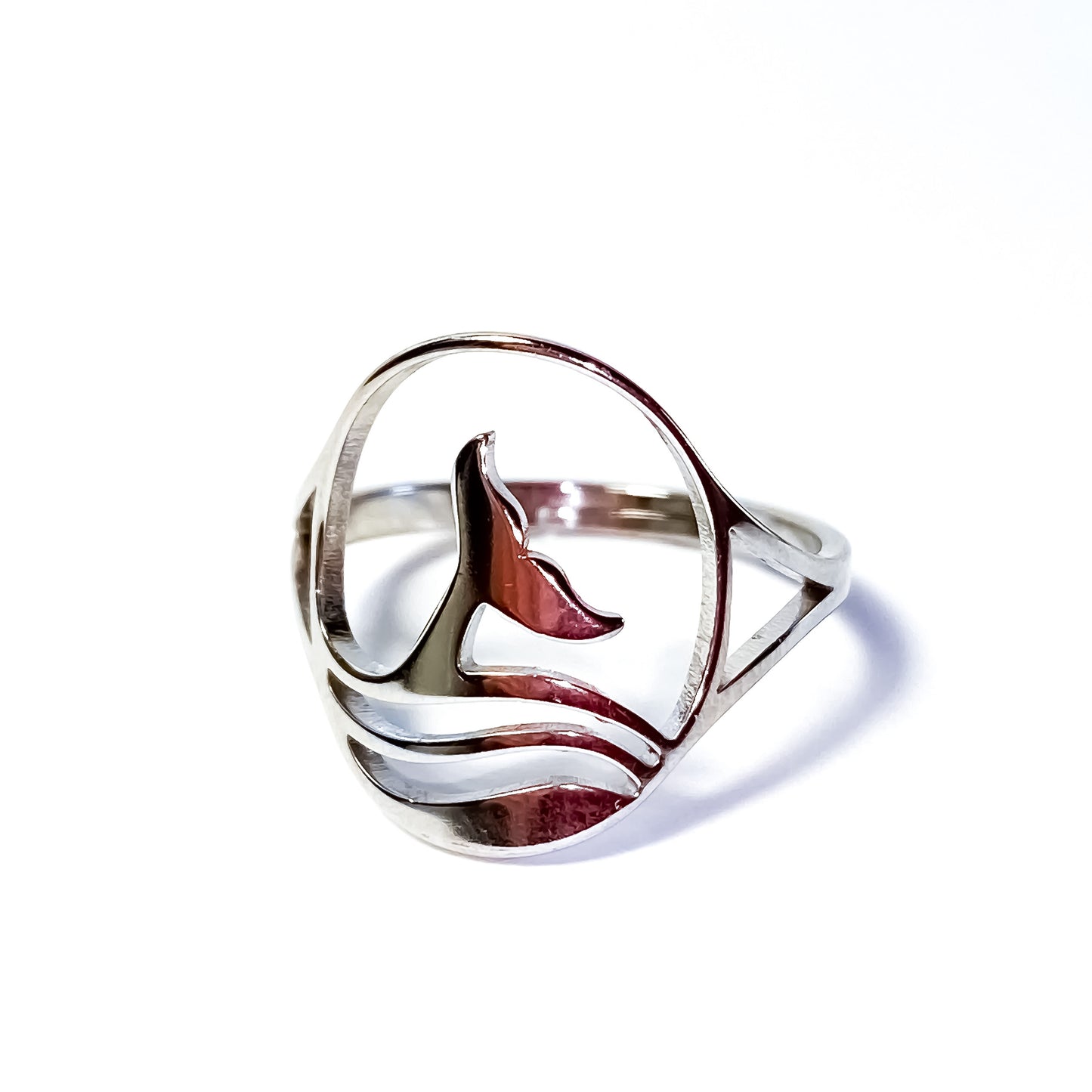 Woman’s Adjustable Dolphin Tale Ring