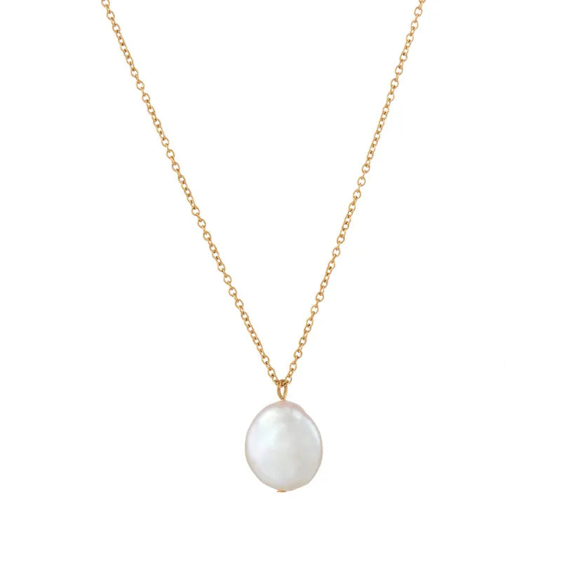 Woman's Pearl Necklace